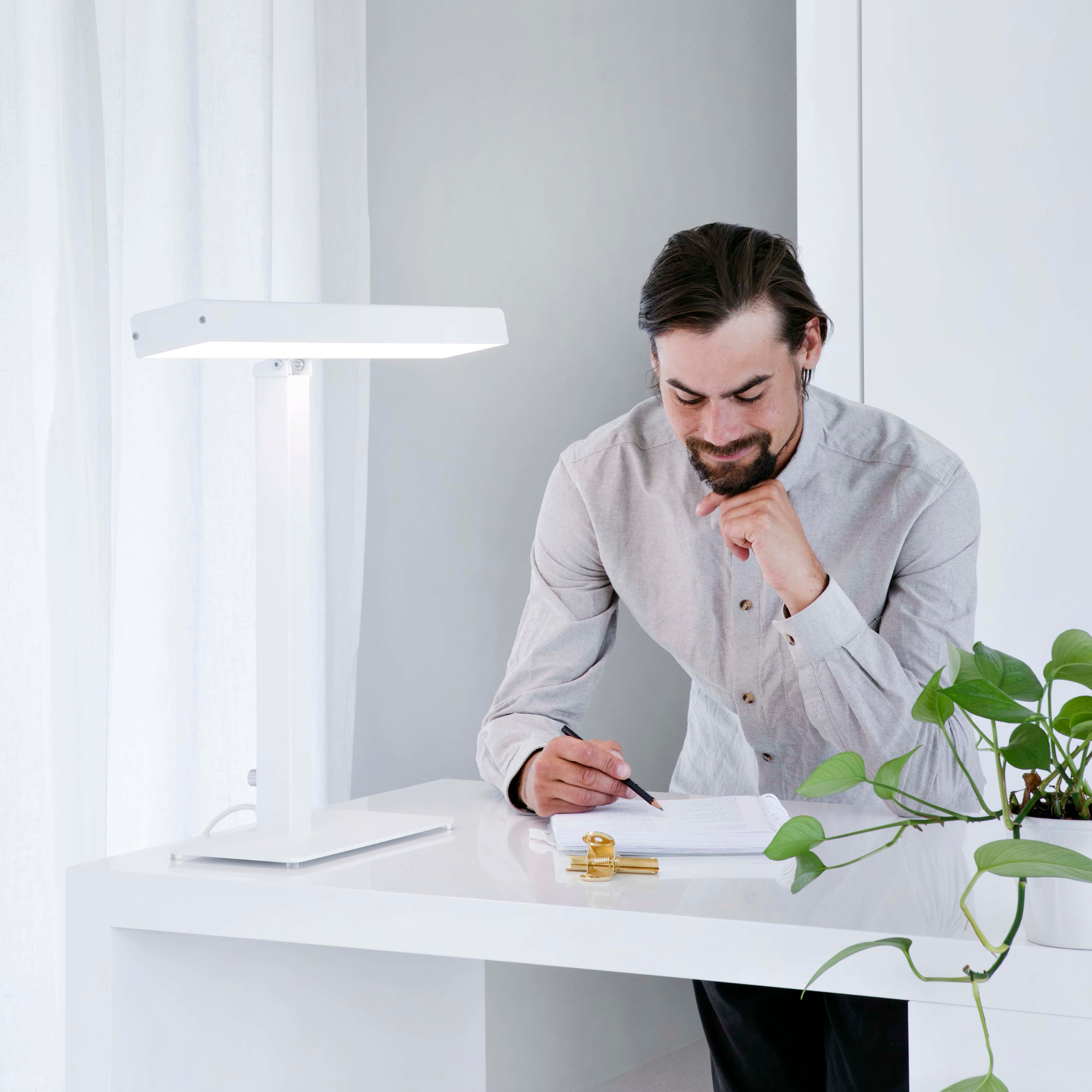 Innolux Valovoima Skrivbord – Stilren ljusterapilampa för energi och fokus – bild 5